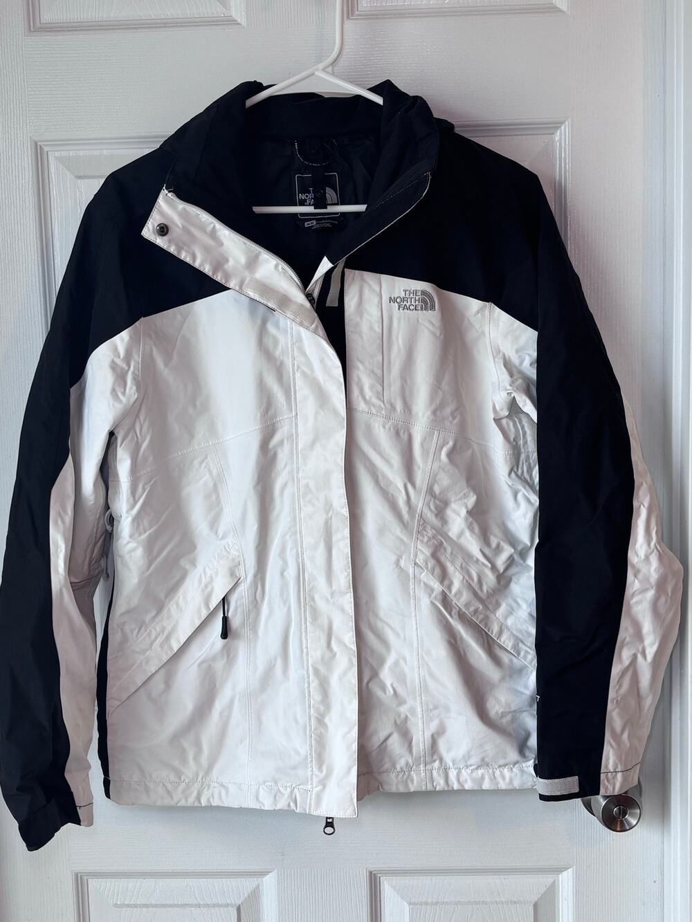 The North Face Women’s HyVent Hooded Rain Jacket Black White Size M
